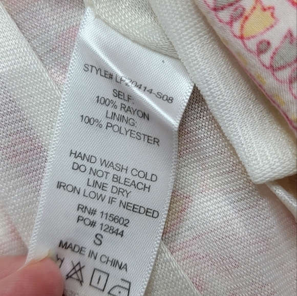 ✨️CL Lush Pink Multicolor Sleeveless Lightweight Romper Size S - Picture 15 of 15